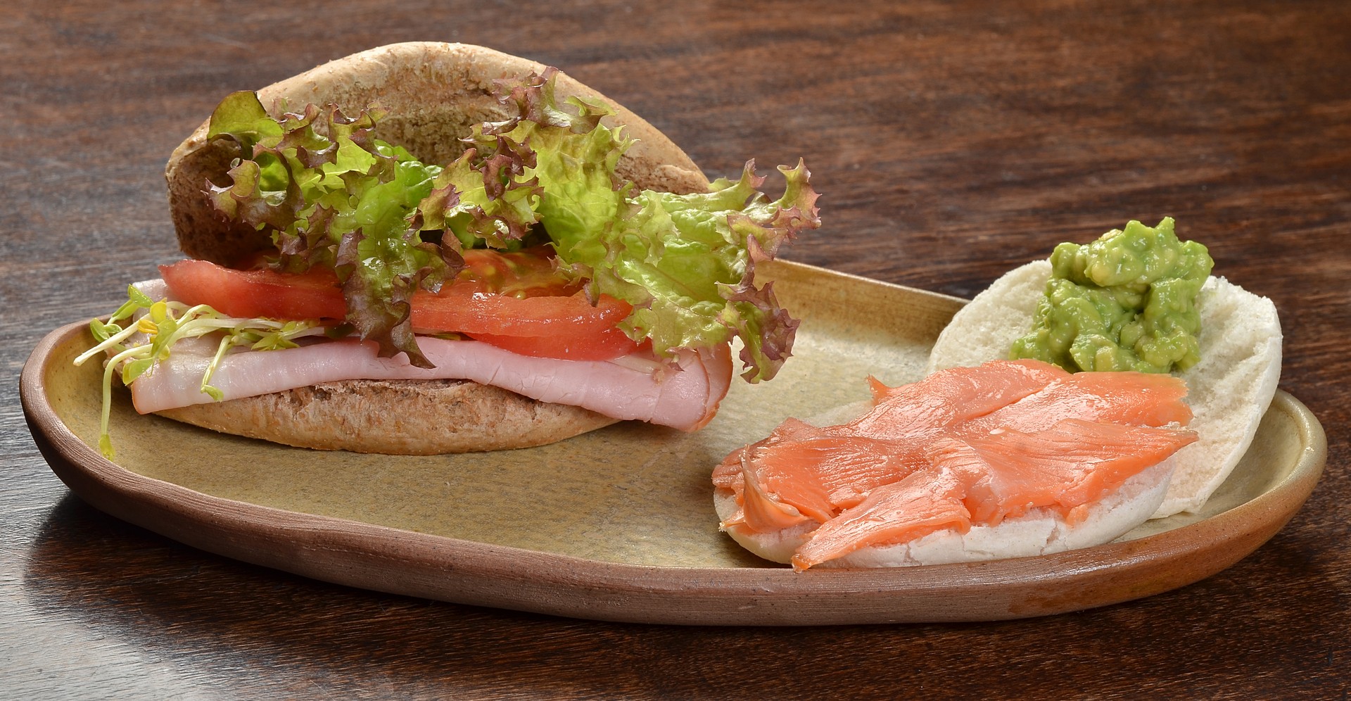 Variado_frío_premium__Salmón__roast_beaf__pollo__embutidos_